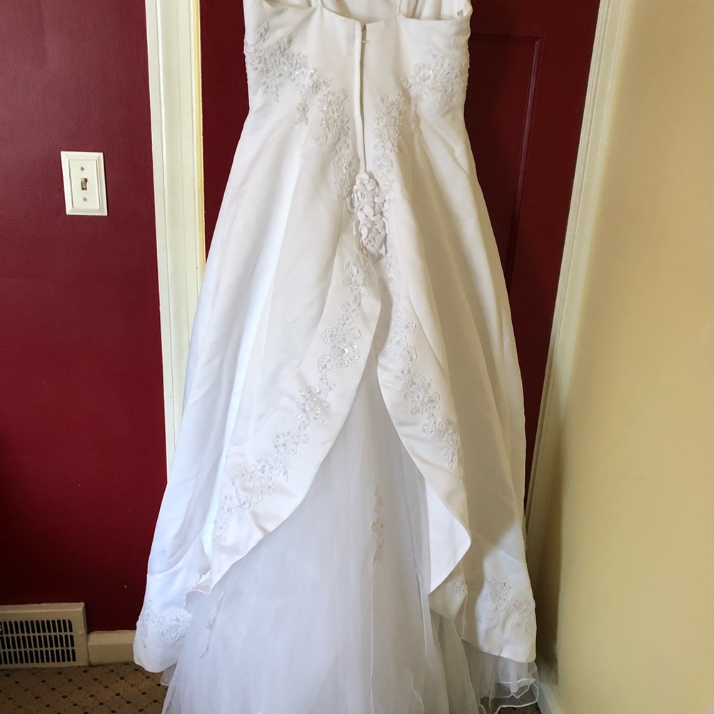 Elegant White Wedding Dress